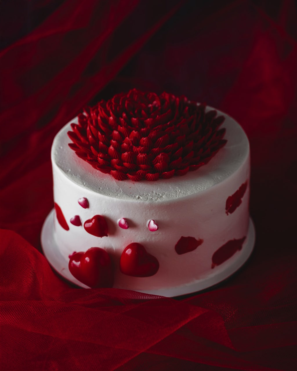 Red Bloom Love Cake